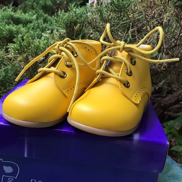 Piulin Villena 19 (9) BABY’S Walking Ankle Lace-up Bootie in mustard yellow, NWT - Picture 3 of 5